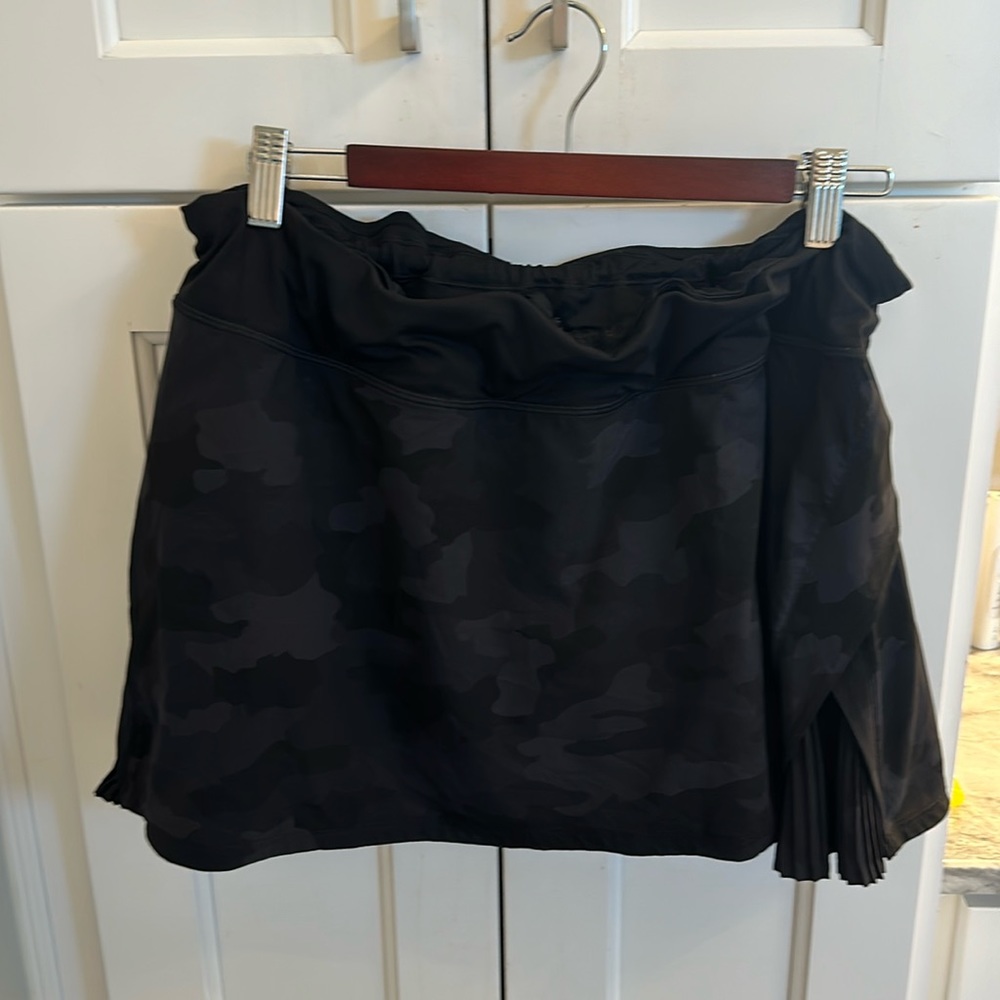 Lululemon Camo skirt